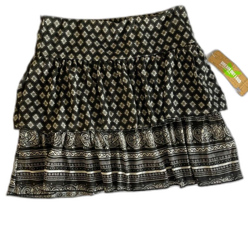 Selena Gomez Dream Out Loud Boho Ruffled Short Black & White Skirt New Size M